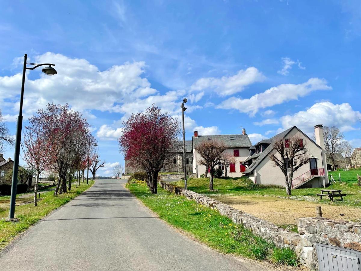 Auberge Le Beaulieu -Cantal エクステリア 写真